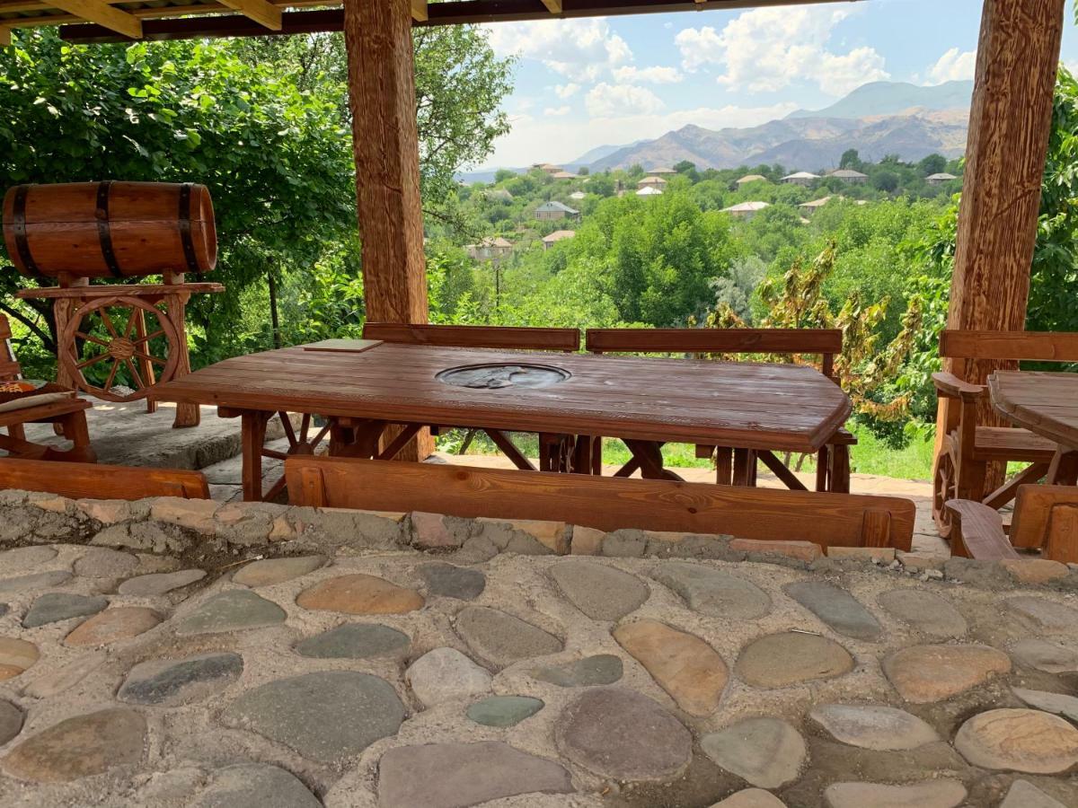 Hotel Exclusive Wine & Gastro Yard Yeghegnadzor Exterior foto